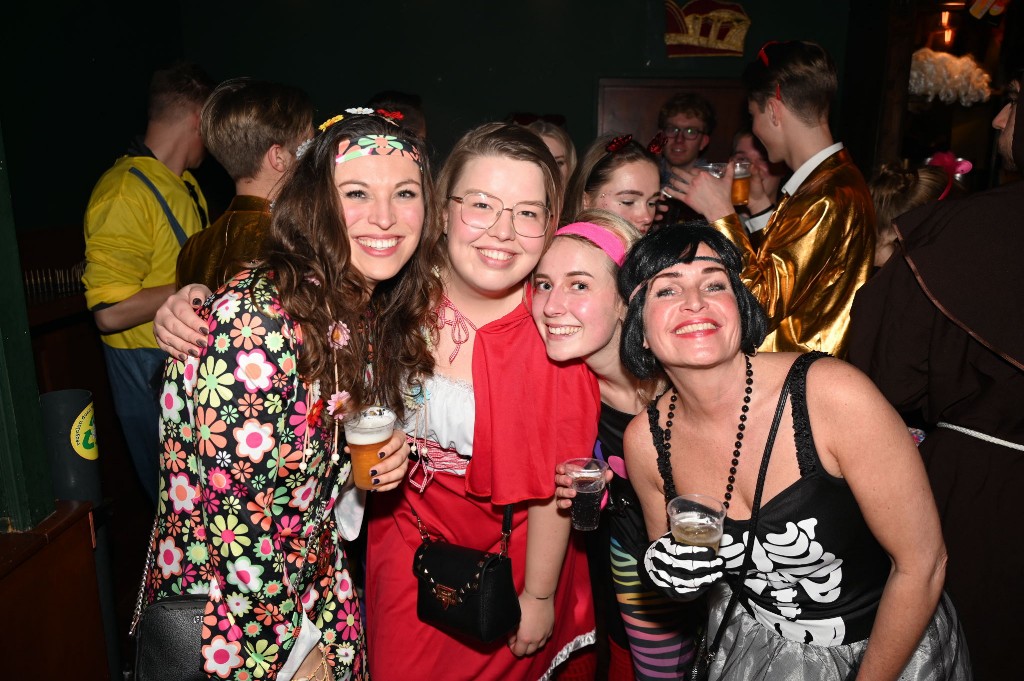 ../Images/Kroegentocht 2024 182.jpg